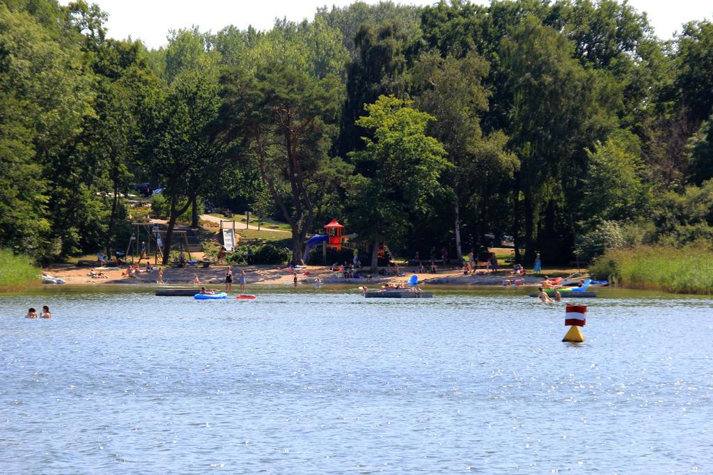 Mueritzparadies - Feriendorf Alte Fahrt Рехлин Екстериор снимка